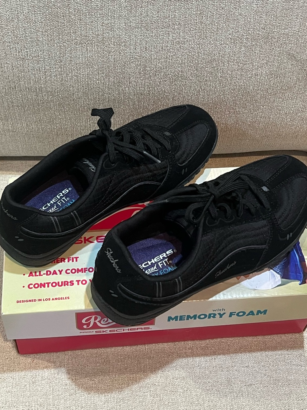 Skechers Relaxed Fit Memory Foam Sneakers Size 9.5